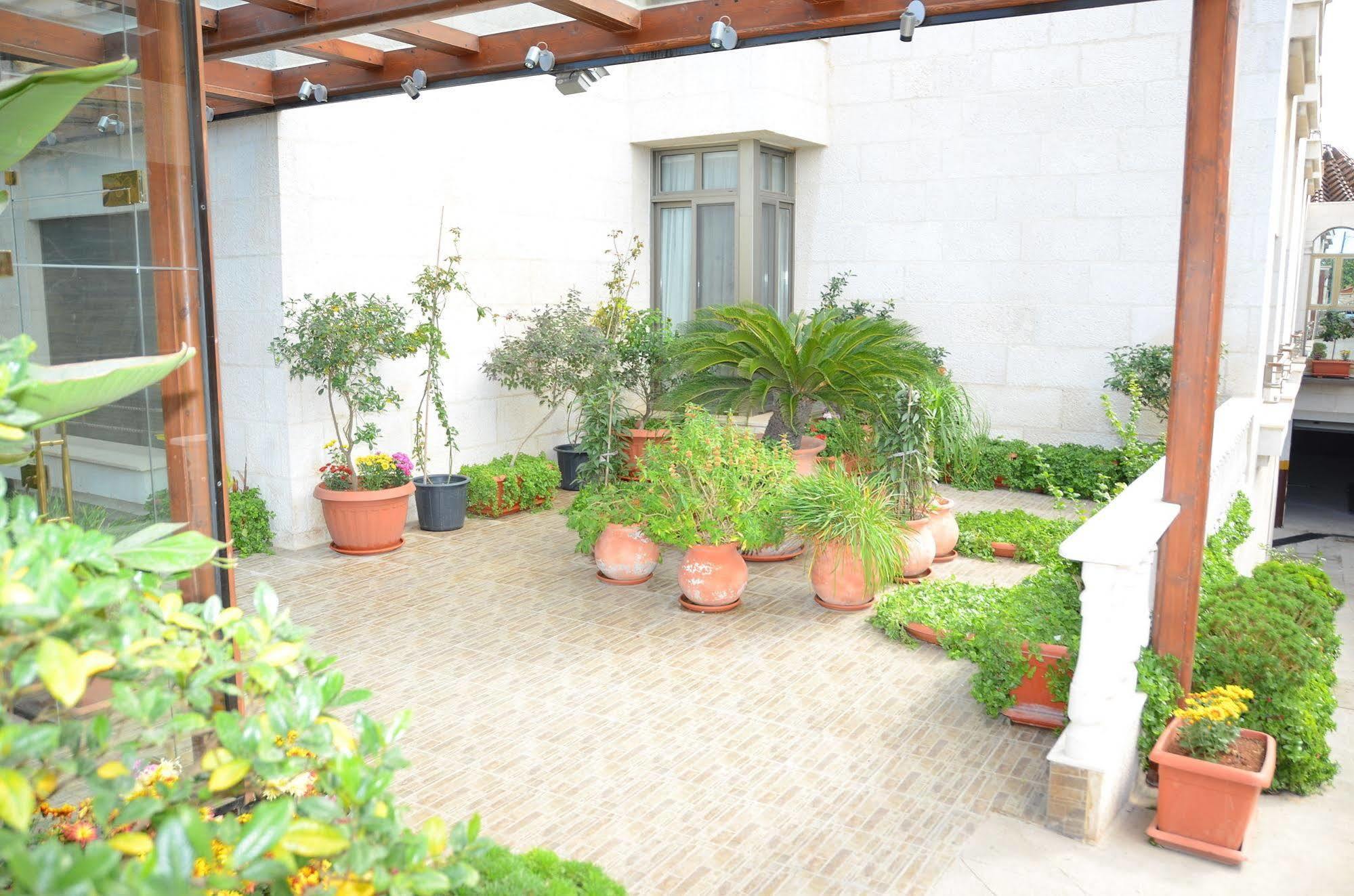 Jad Hotel Suites Amman Zewnętrze zdjęcie