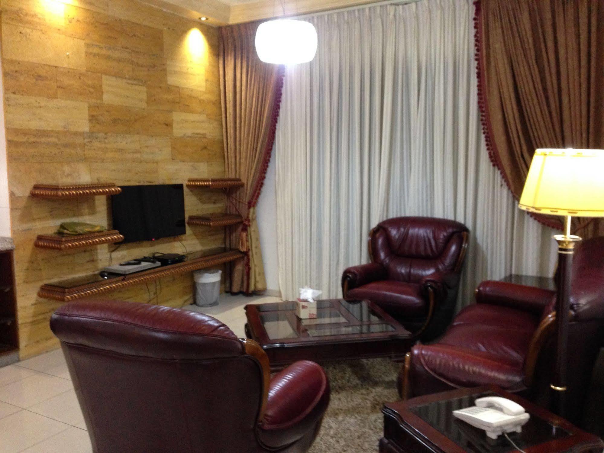 Jad Hotel Suites Amman Zewnętrze zdjęcie